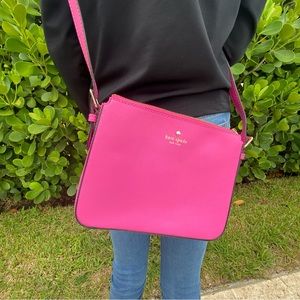 Kate Spade pink  crossbody bag with top zipper.Excellent condition